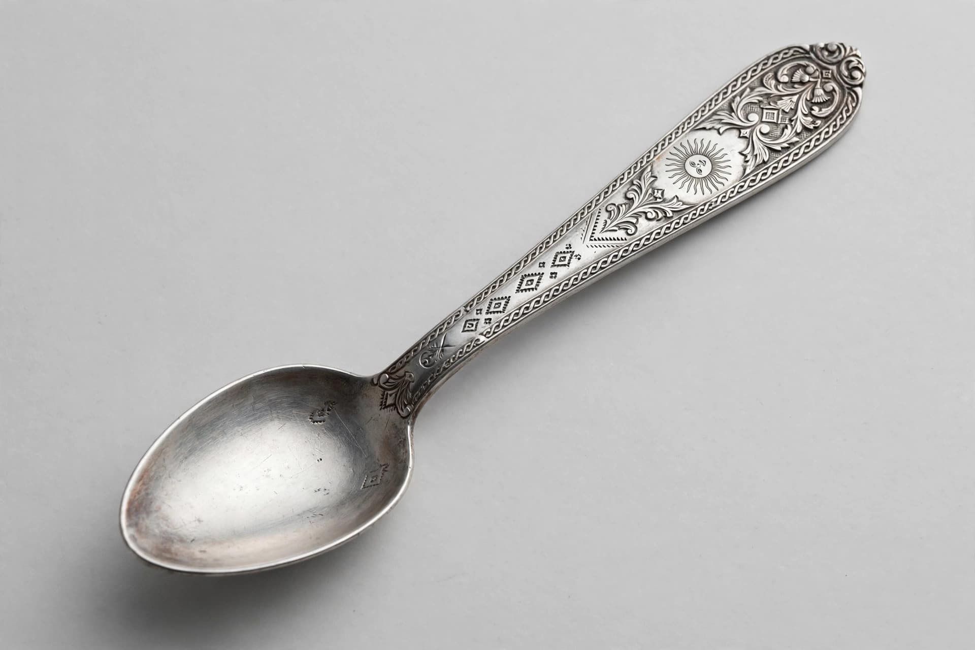 Argentinian Alpaca-Silver Tablespoon with Engraved Floral Handle — Primary view