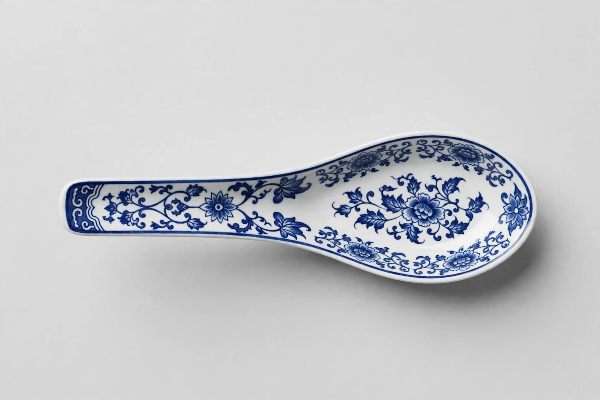 Chinese Export Blue and White Porcelain Spoon, Qing Dynasty Style — Primary view